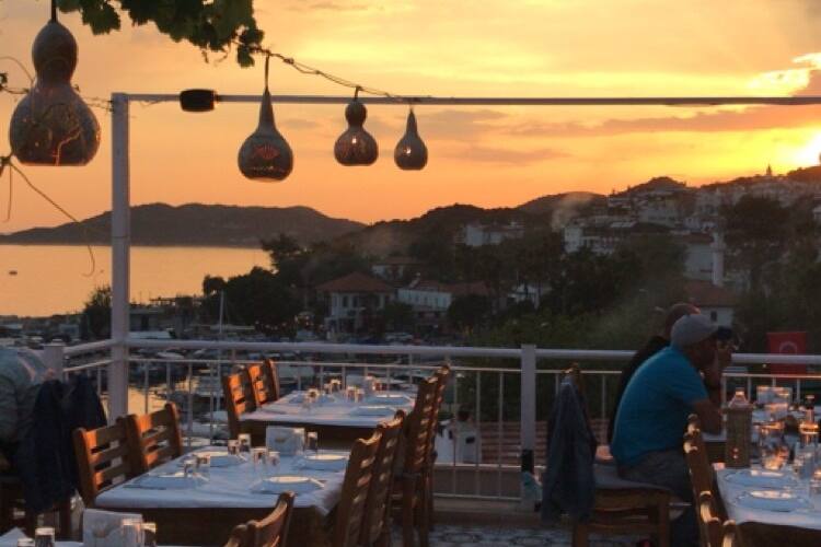 uzum kizi meyhane kas